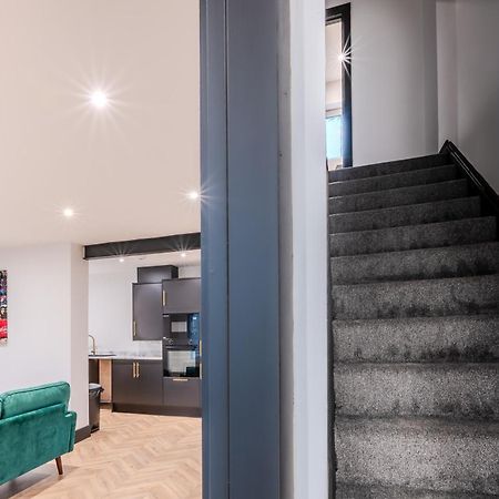 Modern 3Br Home - Private Parking - Tv In Every Bedroom Swansea Buitenkant foto
