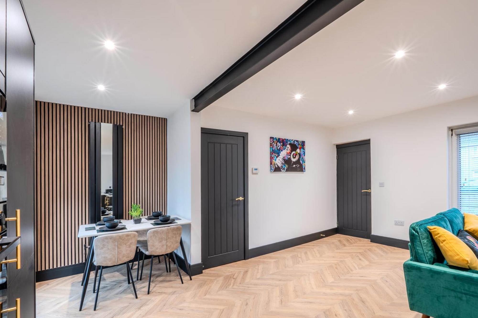 Modern 3Br Home - Private Parking - Tv In Every Bedroom Swansea Buitenkant foto