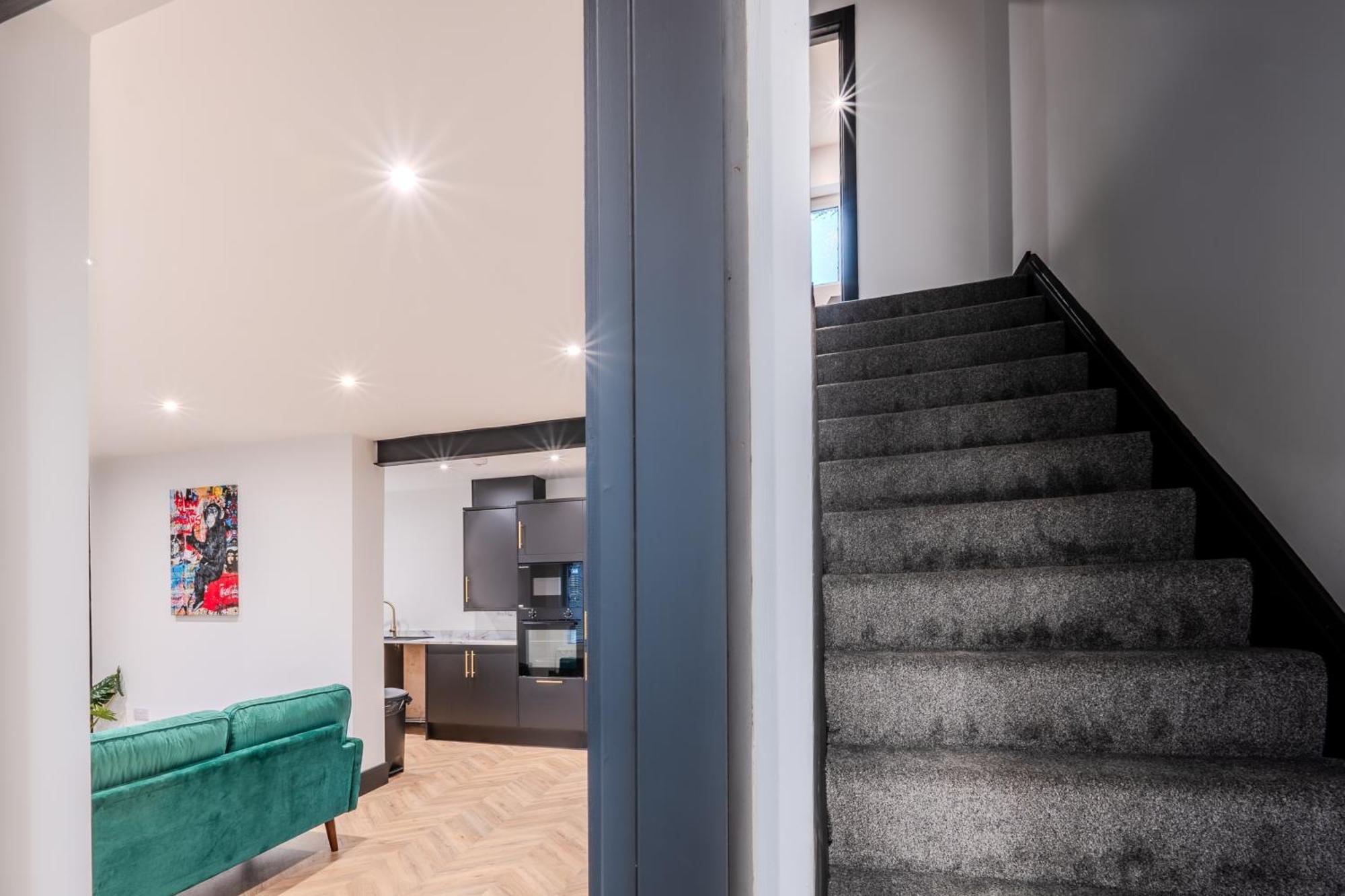 Modern 3Br Home - Private Parking - Tv In Every Bedroom Swansea Buitenkant foto