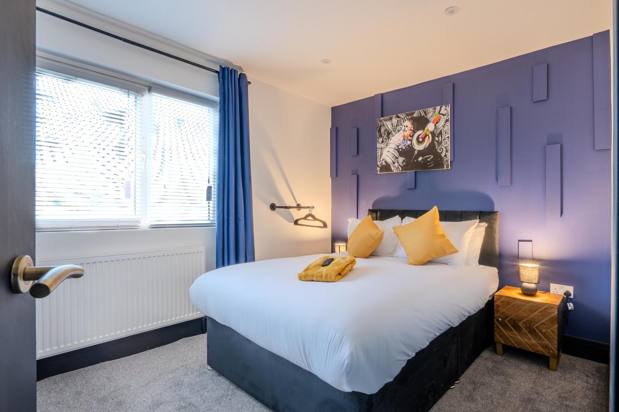Modern 3Br Home - Private Parking - Tv In Every Bedroom Swansea Buitenkant foto