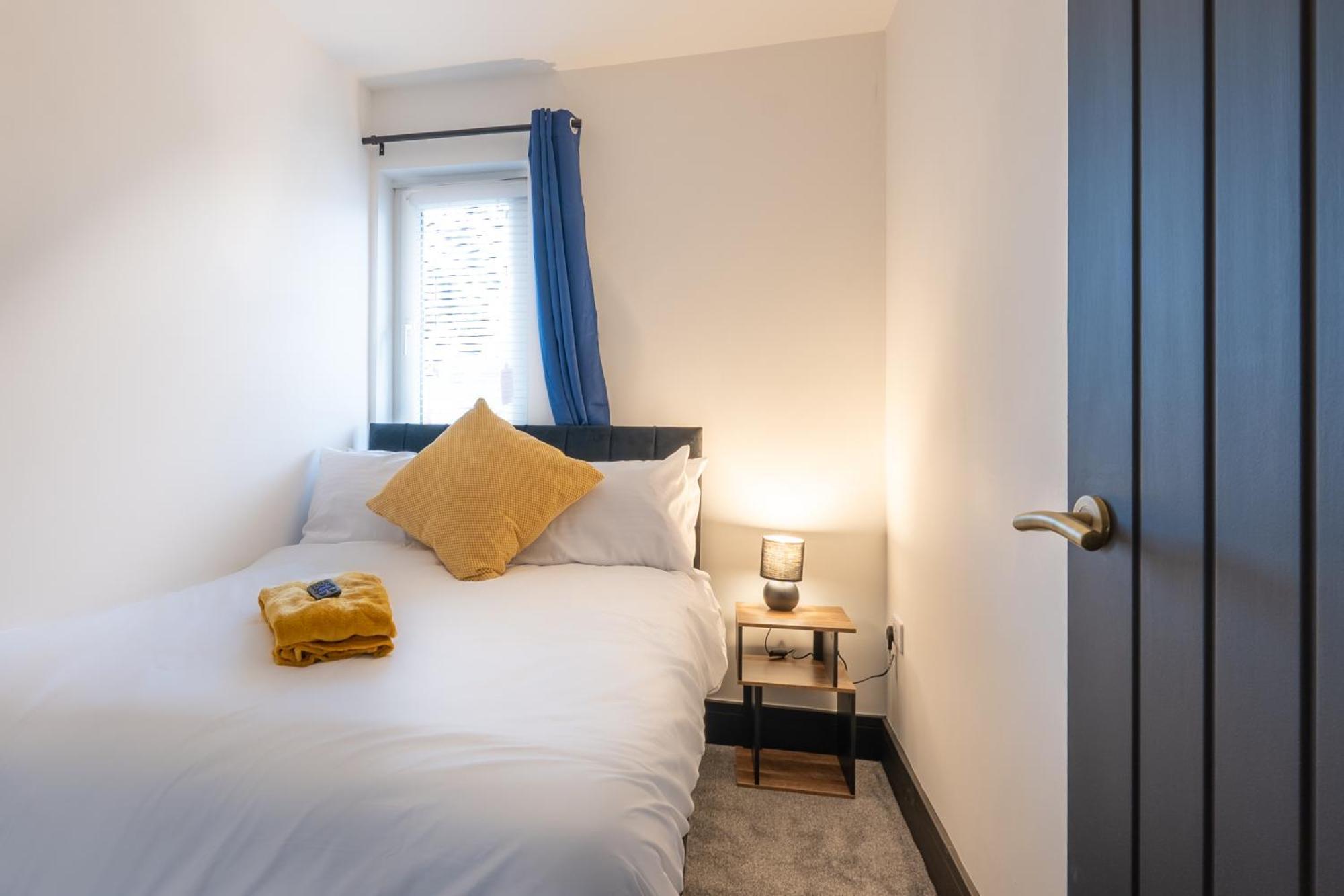 Modern 3Br Home - Private Parking - Tv In Every Bedroom Swansea Buitenkant foto